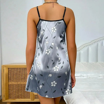 Women's sleepwear in satin with floral print