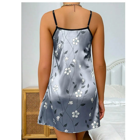 Women's sleepwear in satin with floral print