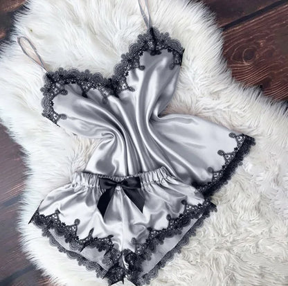 Velvet women's sleepwear. Comlpact.