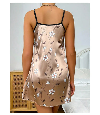 Women's sleepwear in satin with floral print