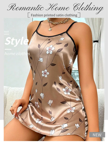 Women's sleepwear in satin with floral print