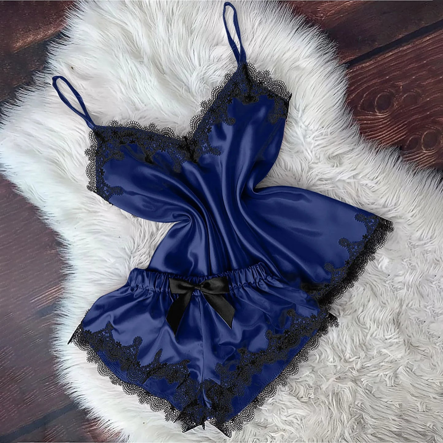 Velvet women's sleepwear. Comlpact.